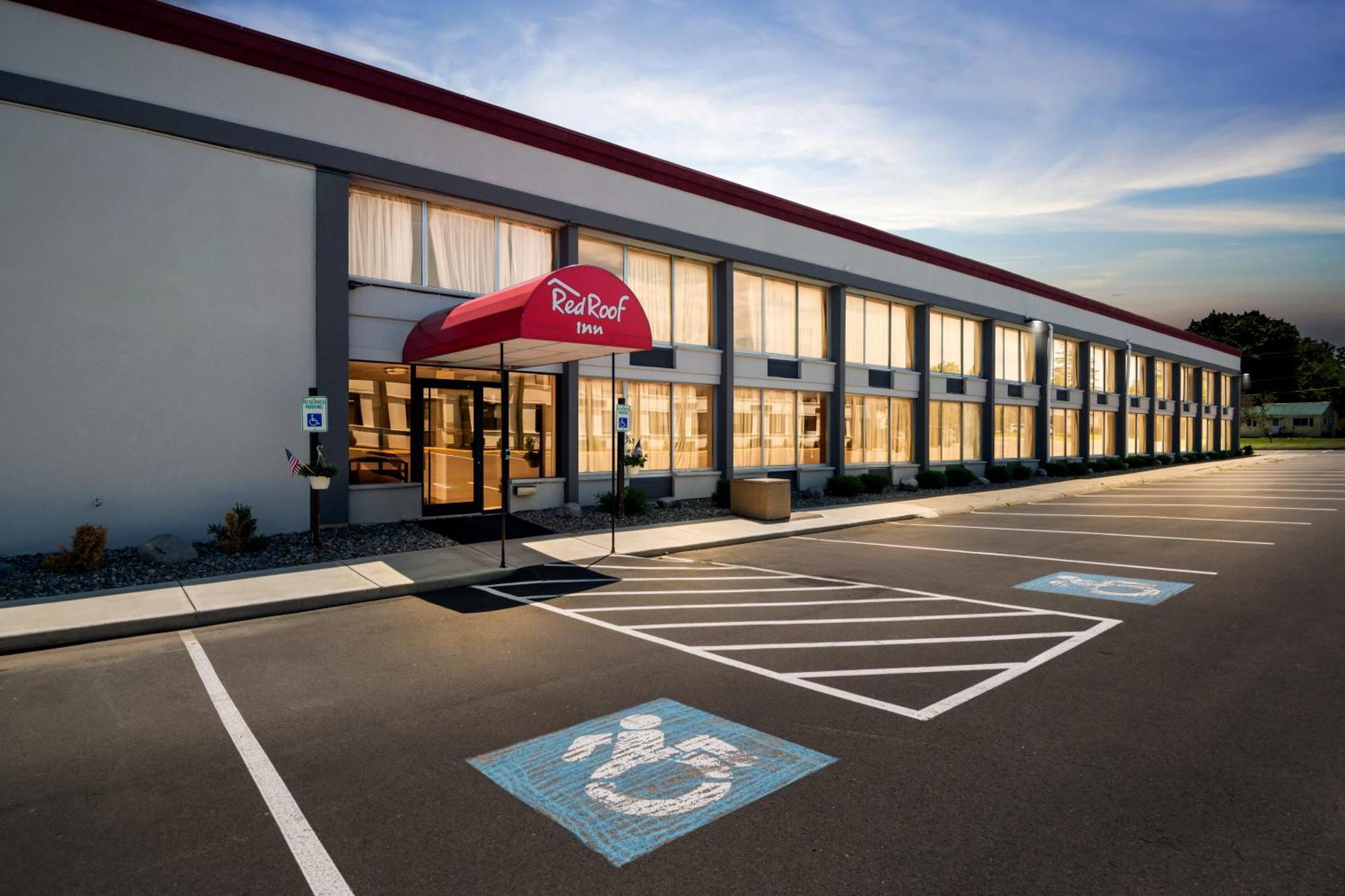 Red Roof Inn Cortland Exterior foto